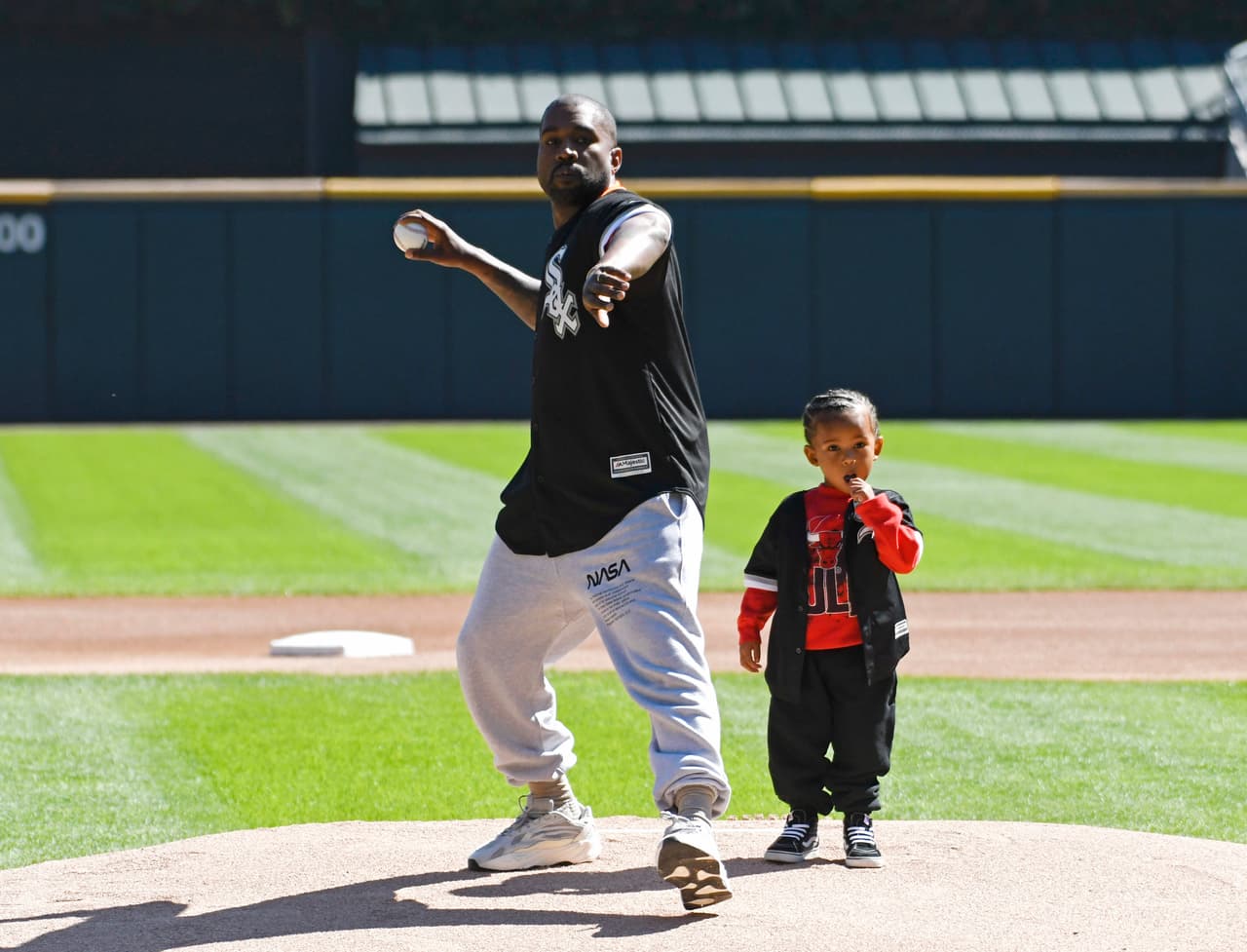 No es un secreto que durante el embarazo de 
<b>Saint</b>, el segundo hijo de Kim, la celebridad sufrió algunas complicaciones y esto llevó a la pareja de famosos a escoger el nombre del pequeño, pues para ellos fue una “bendición”.