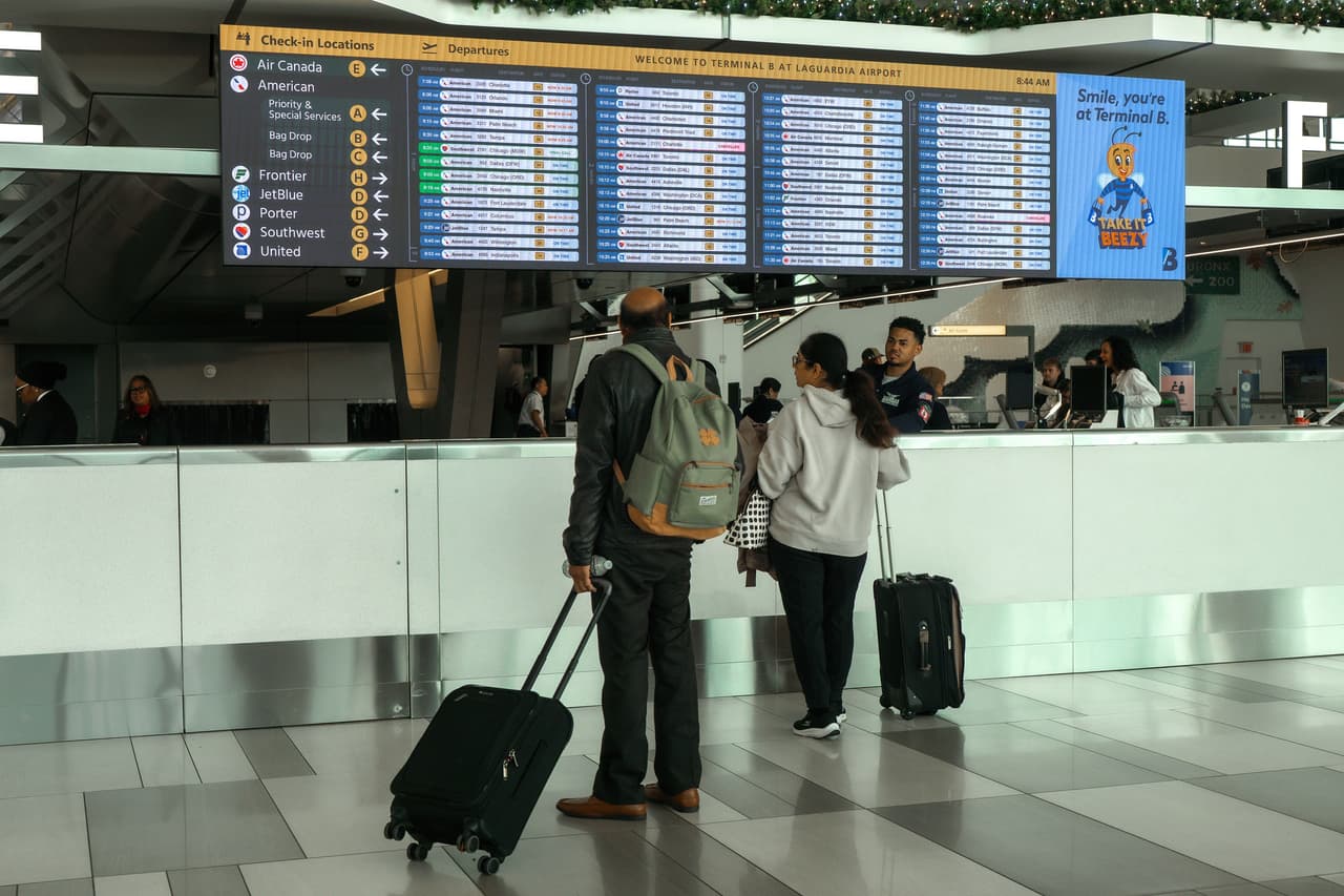 Más de 1,500 vuelos cancelados en EEUU este sábado por el cierre del gobierno