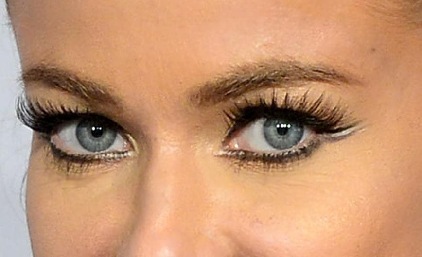 Estos bellos ojos grises son de una actriz que seguramente recuerdas por películas como 'Scary Movie'.