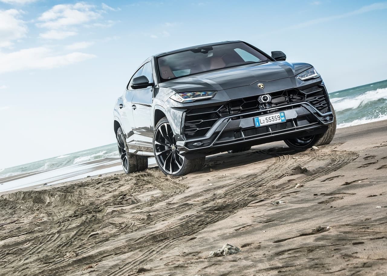 En Estados Unidos, el precio inicial de una Lamborghini Urus como esta es de 222,000 dólares.