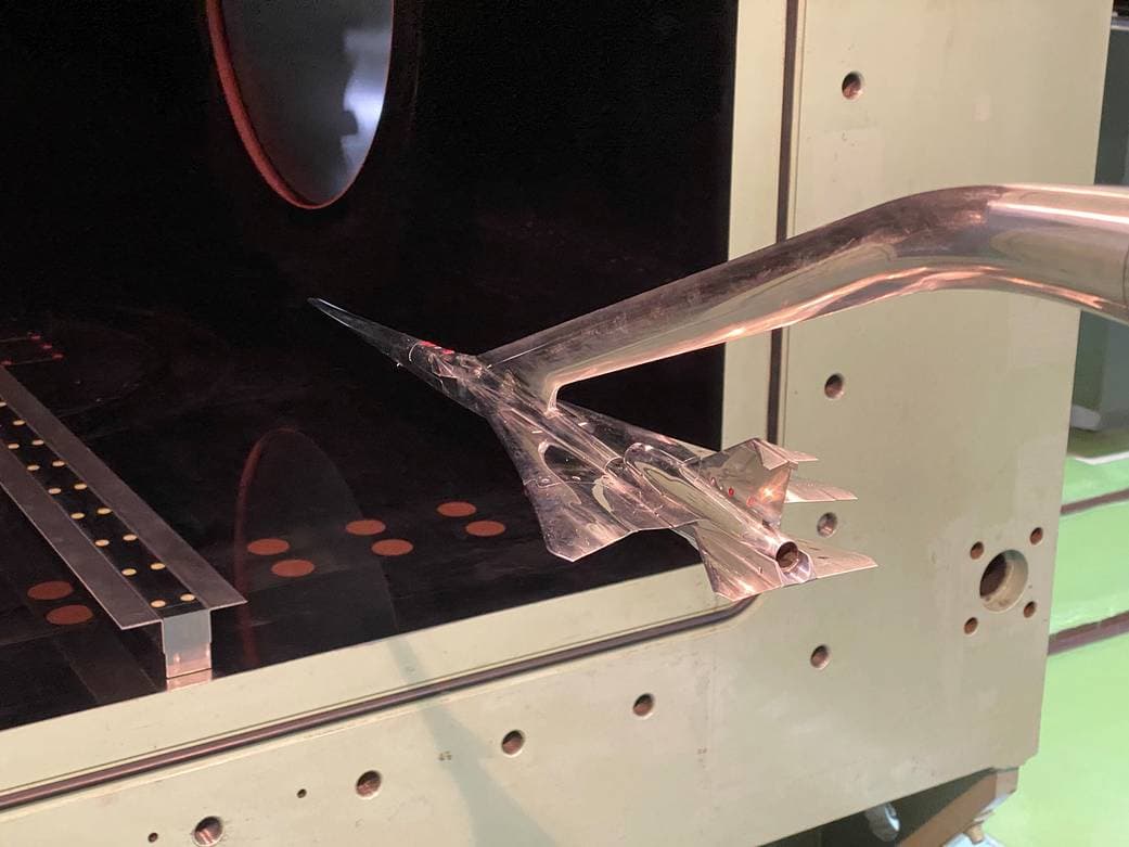 La
<b>misión Quesst de la NASA</b>, con el desarrollo del X-59, tiene el objetivo también de proporcionar a los reguladores información para cambiar las actuales normas de aviación que prohíben el vuelo comercial supersónico sobre tierra.