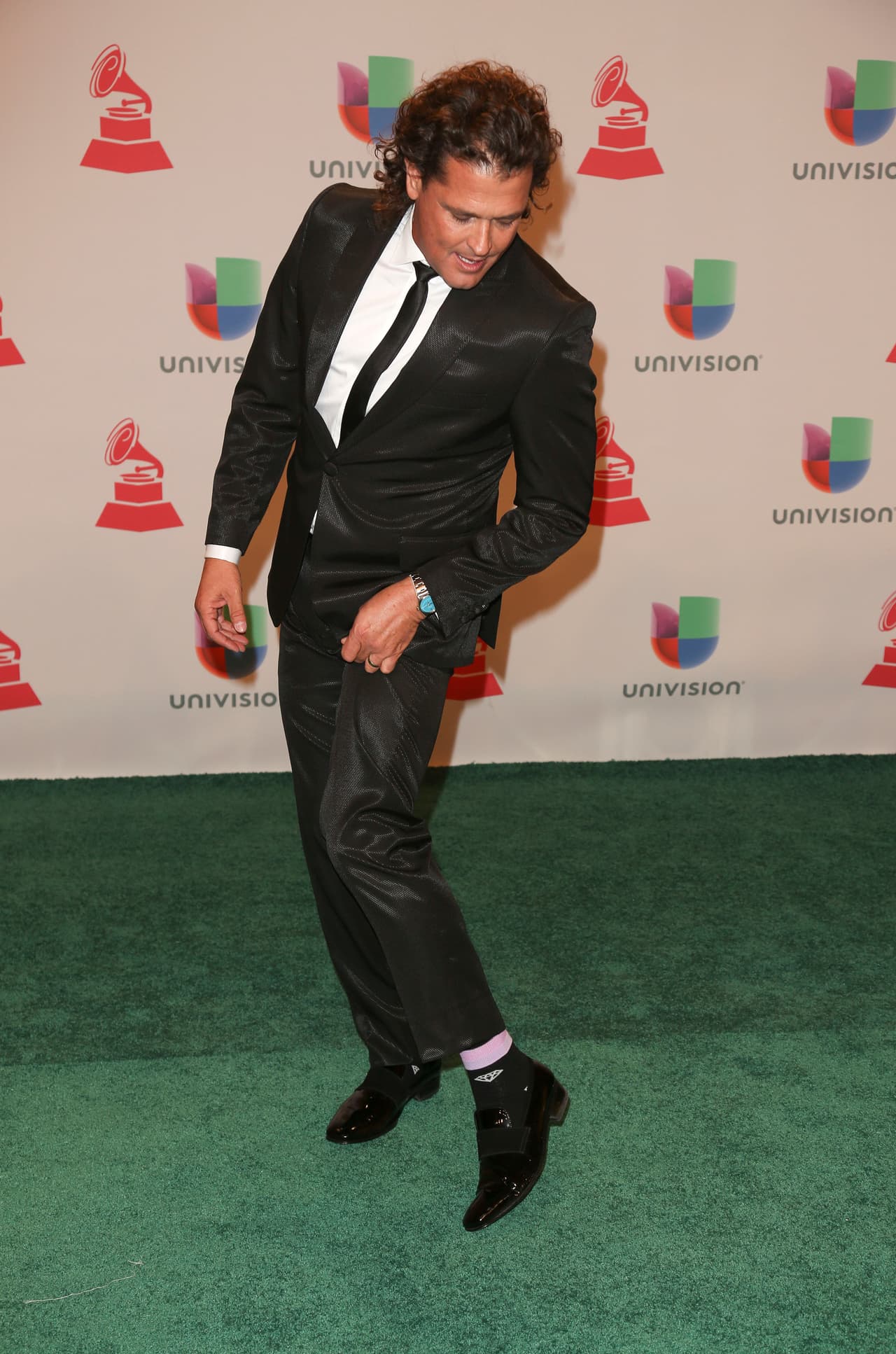 En 2014 Vives llegó tan orgulloso de su look que hasta presumió sus medias a todos.