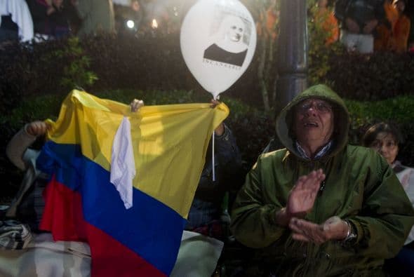 Por su parte, el padre Ángel José Pareja de la Catedral de Nuestra Señora de las Mercedes, reconoció hoy a Efe que sin lugar a dudas el contar con una santa en Colombia debe llevar a todos sus fieles a verla como un modelo de vida.