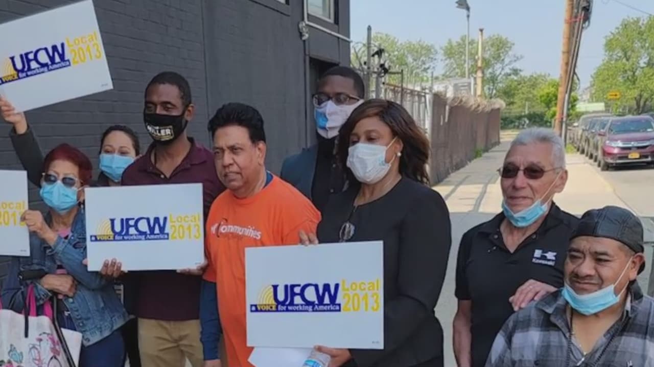 Trabajadores de NY denuncian pérdida de beneficios laborales tras retornar a sus empleos
