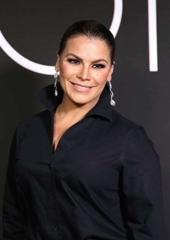 Aunque Olga ama la música tropical, asegura que no se dejará llevar por esa pasión y que escogerá a aquella participante que domine varios géneros...