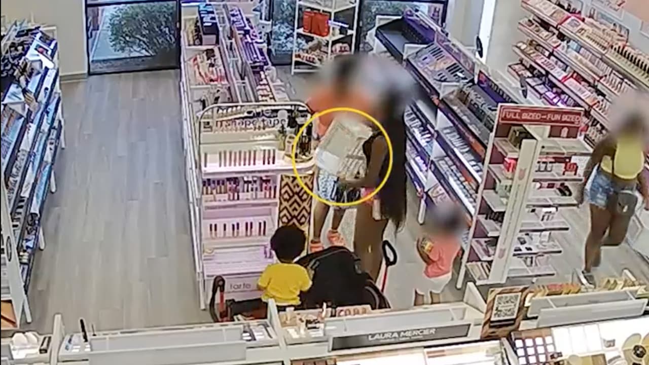 Arrestan a cuatro sospechosos de robar $14,000 en cosméticos en Phoenix