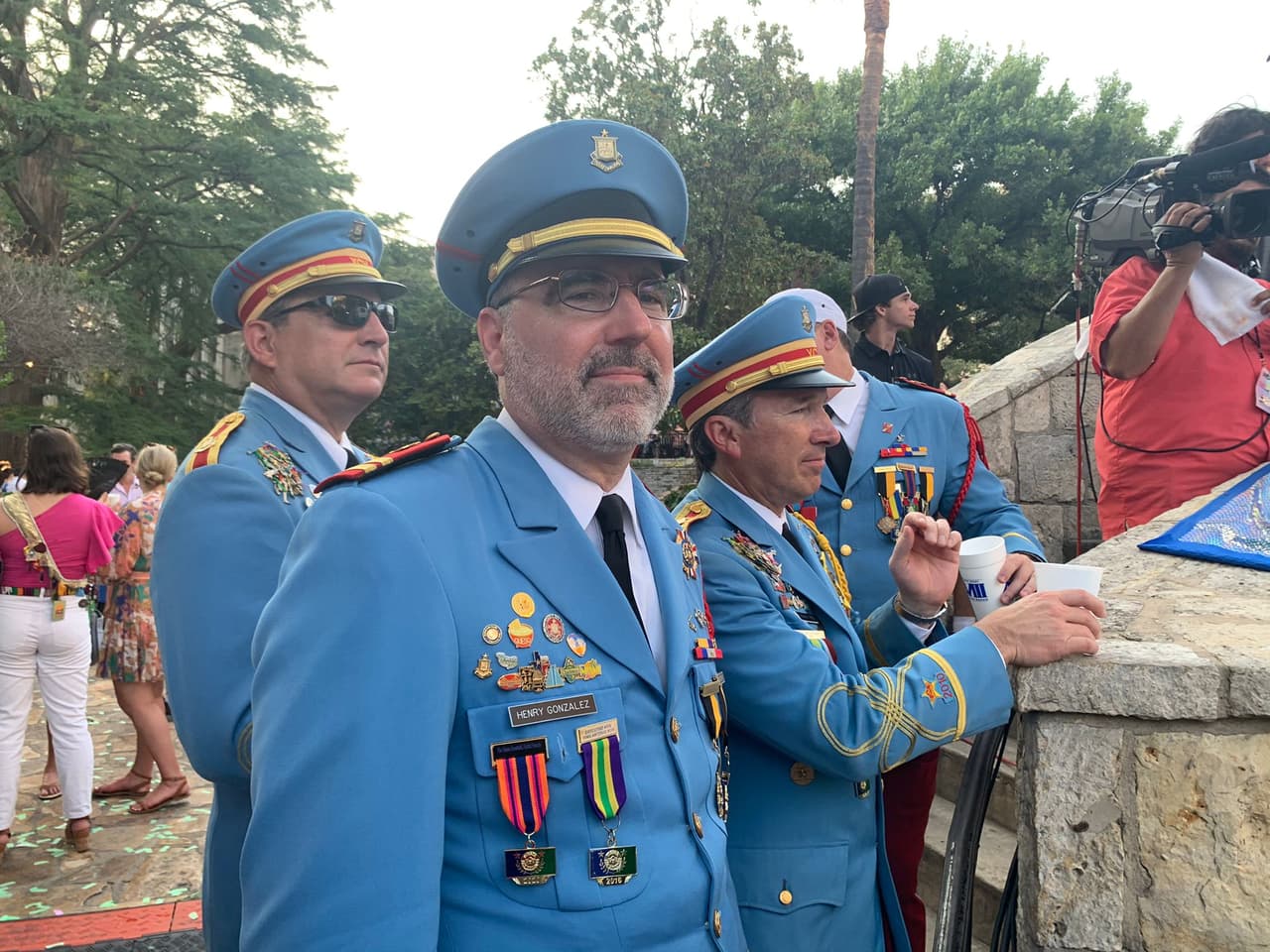Algunos de los principales desfiles como Battle of Flowers y Fiesta Flambeau pueden haber sido cancelados este año debido a la pandemia de coronavirus, pero el Texas Cavaliers River Parade permaneció.