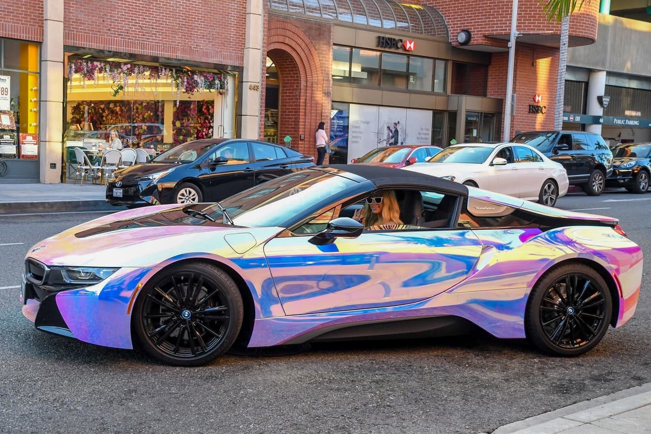 El puesto de conducción está orientado al conductor y los mandos se encuentran dispuestos de forma "intuitiva y clara".