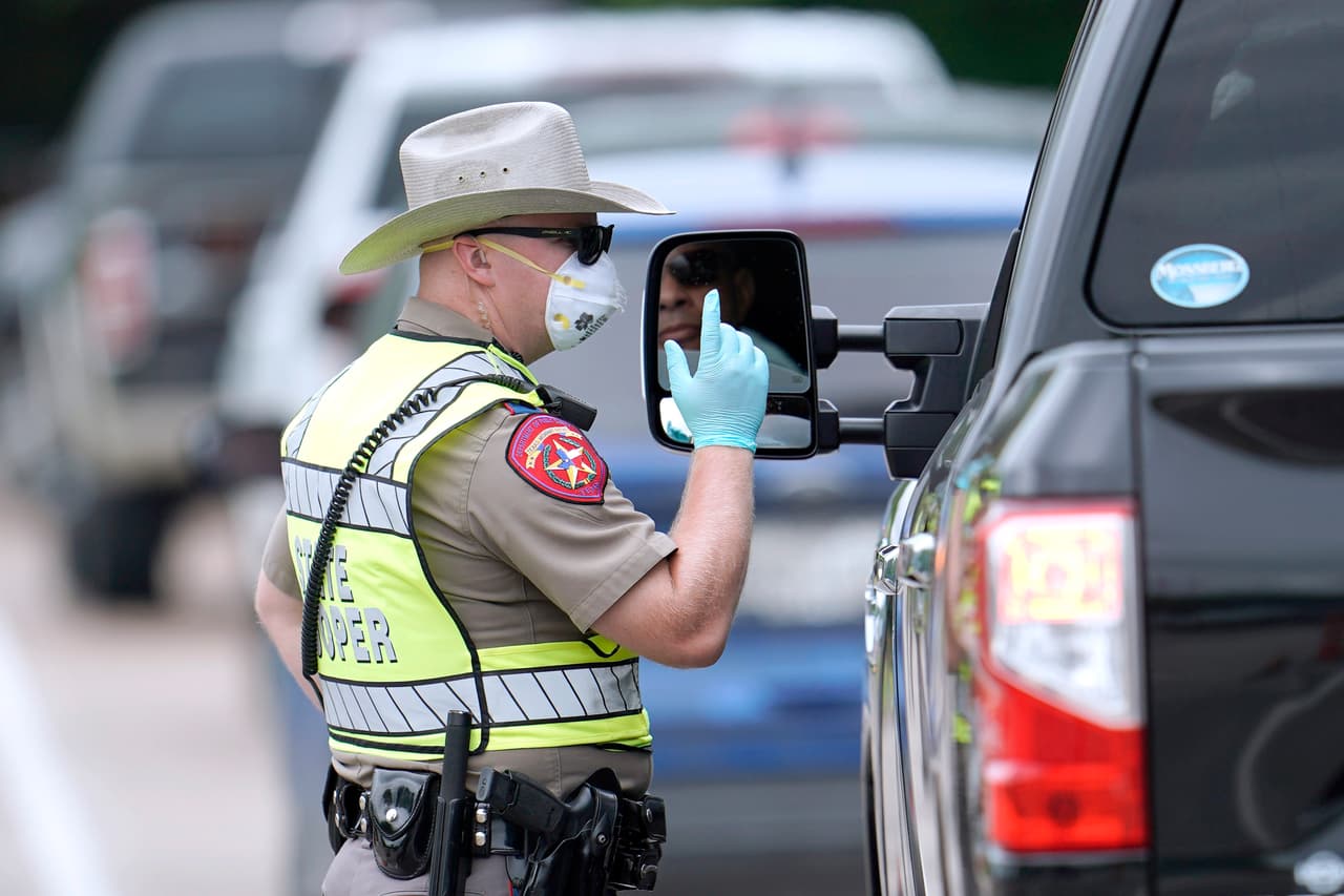 Anuncian que habrá más patrulleros en las carreteras de Texas durante el fin de semana de Acción de Gracias