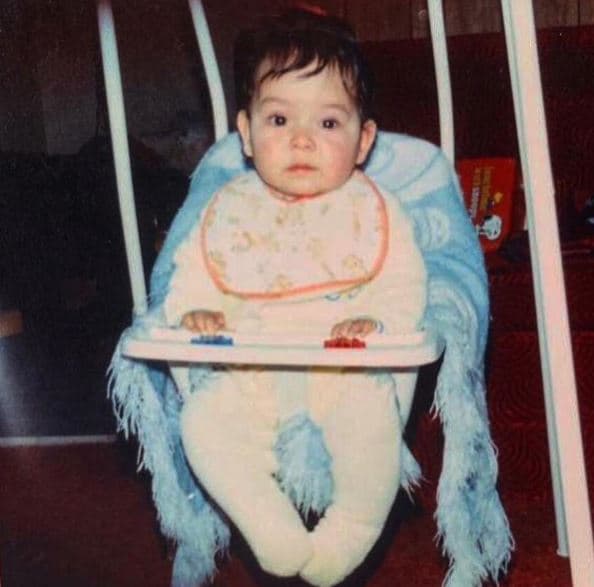 Carla Morrison nos regala un pedacito de su infancia: una tierna foto cuando bebé.