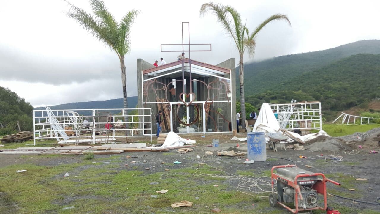 'El poeta del pueblo' pidió ser sepultado en su querida Juliantla, Guerrero, primero sus restos fueron colocados en una modesta tumba, mientras su familia le preparaba un digno mausoleo.