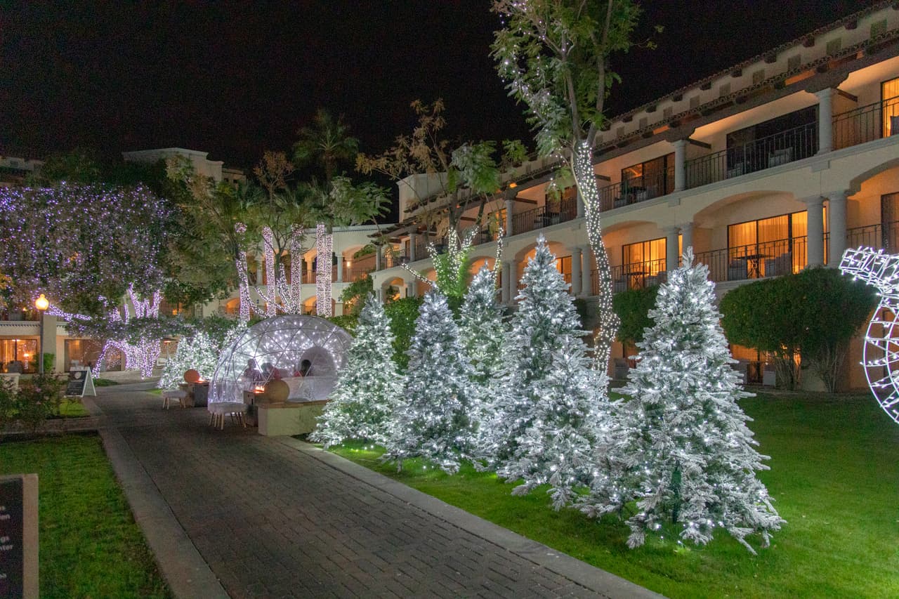 Cenar bajo las estrellas y dentro de un iglú es posible en Scottsdale. 
<a href="https://fairmontscottsdaleprincess.ticketspice.com/christmas-at-the-princess-2021" target="_blank">Aquí los detalles</a>.