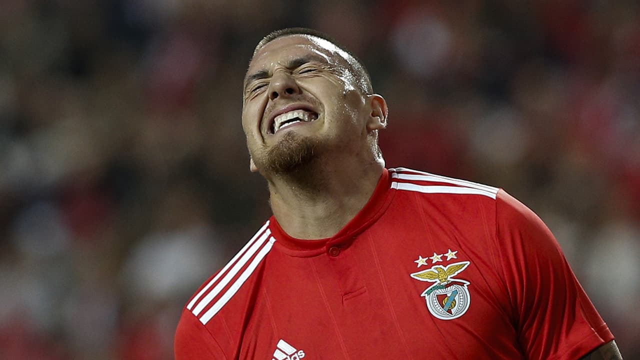 Representante de Nicolás Castillo pide mayor sueldo y complica el pase al América