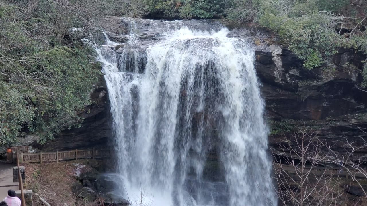 Las cascadas de 75 pies de altura están entre los destinos turísticos más populares y que menor esfuerzo físico requieren en el estado.