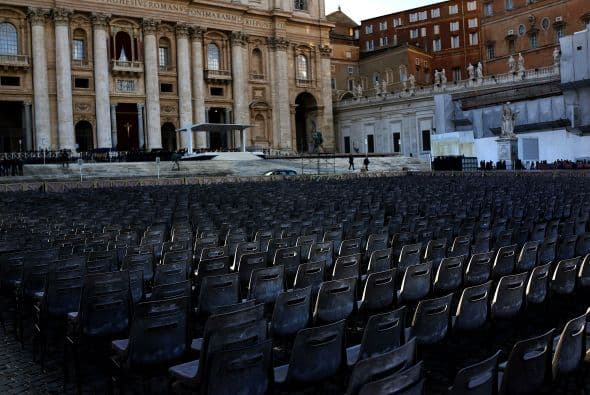 Todo está listo en el Vaticano para la misa solemne de inicio de Pontificado que oficiará el papa Francisco, en la que recibirá el palio (estola) y el anillo del Pescador que simbolizan su poder, en presencia de personalidades de todo el mundo.