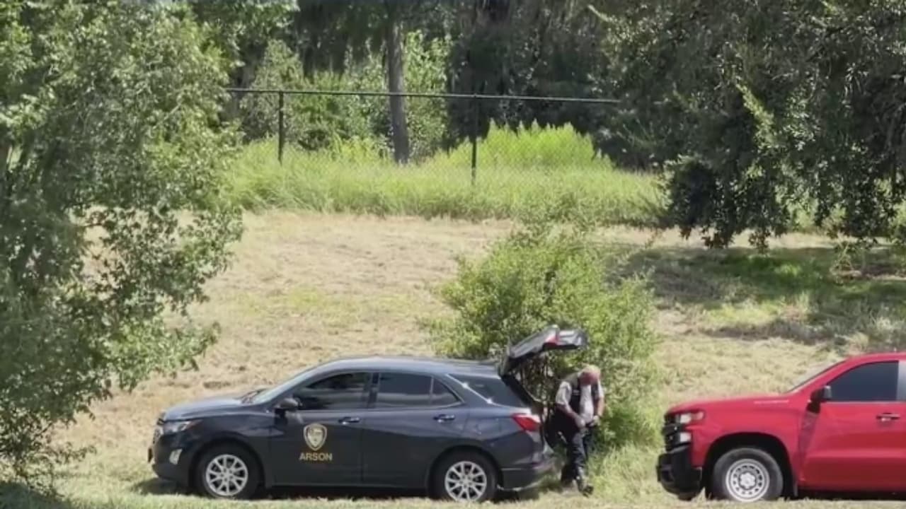 Hallan el cuerpo de una mujer quemado en el sureste de Houston cerca de un bayou: esto se sabe