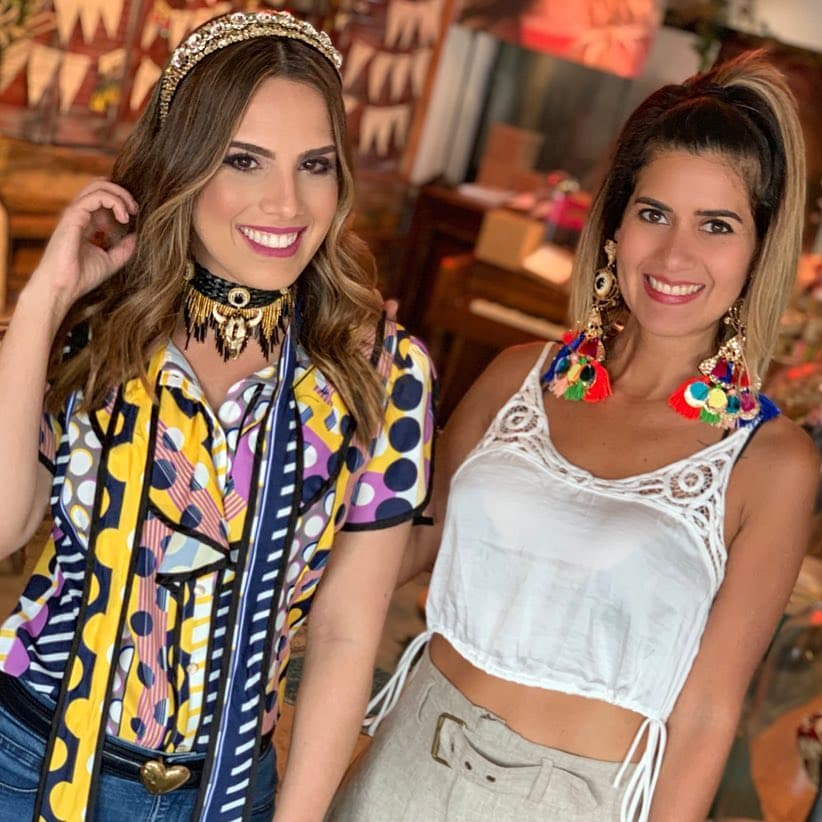 Andrea Chediak lleva a la televisión las historias de artistas en la industria del vestido, y por supuesto incluye a los venezolanos. La experta en moda de Despierta América le guarda cariño a Venezuela, por ser el país de origen de su familia.
<br>