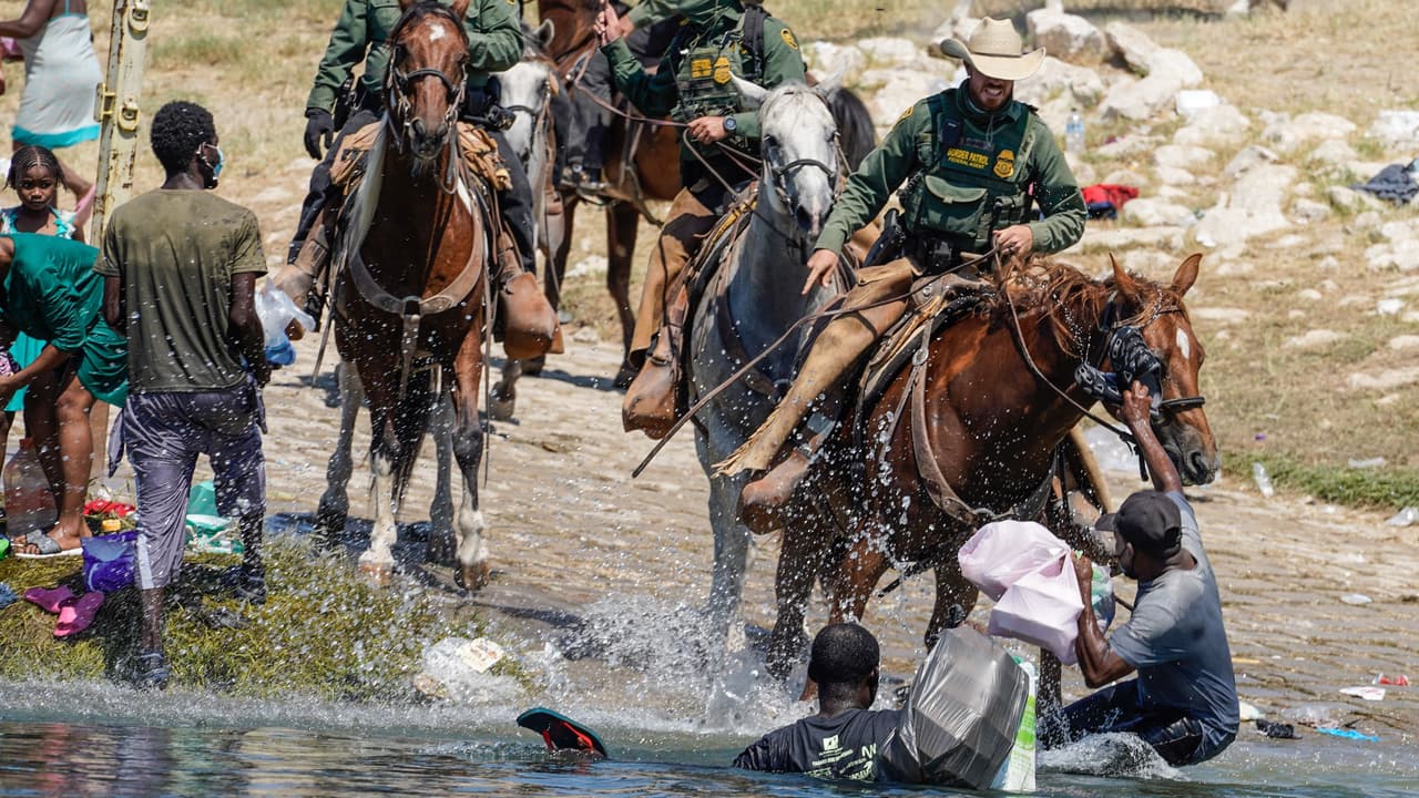 Cuáles son los derechos de los inmigrantes que piden asilo en la frontera