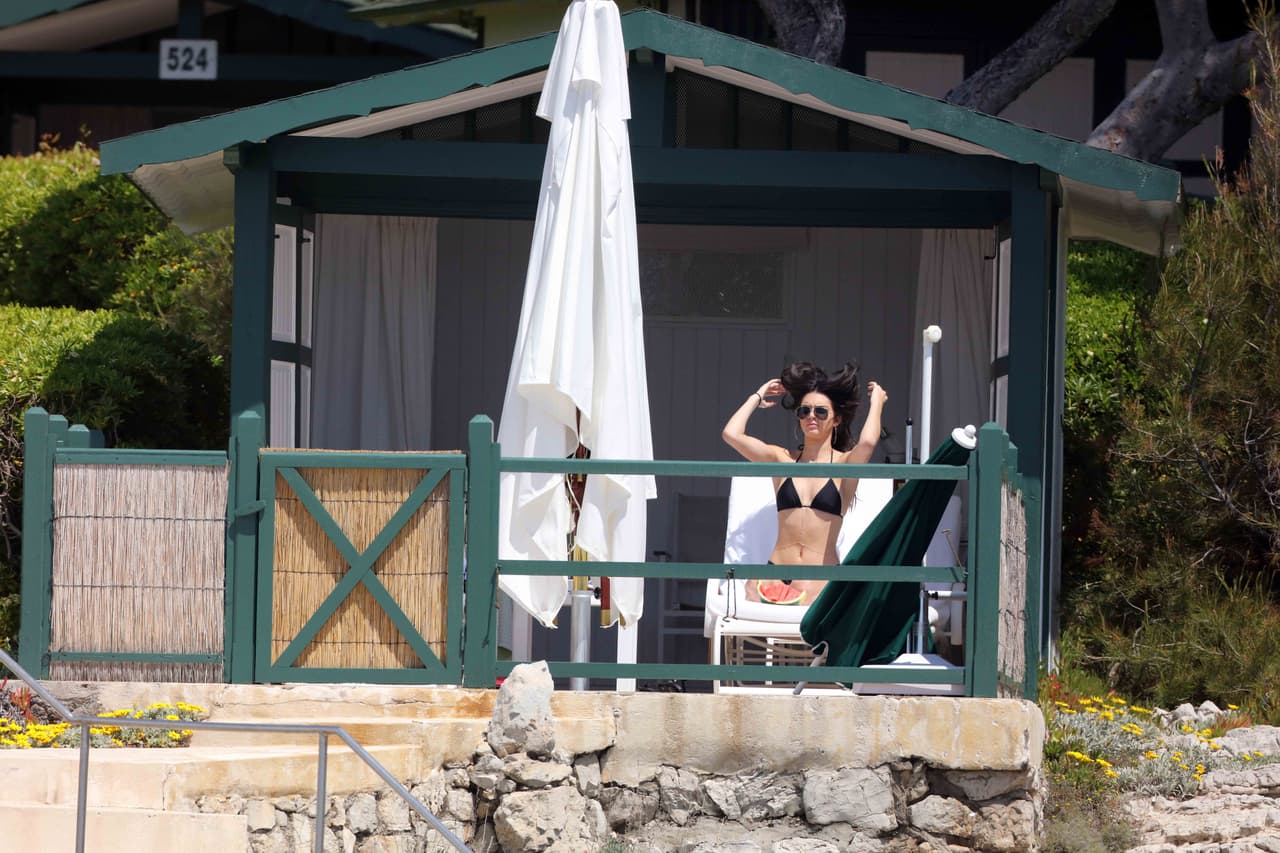 Los paparazzi captaron a la Jenner muy relajada en bikini.