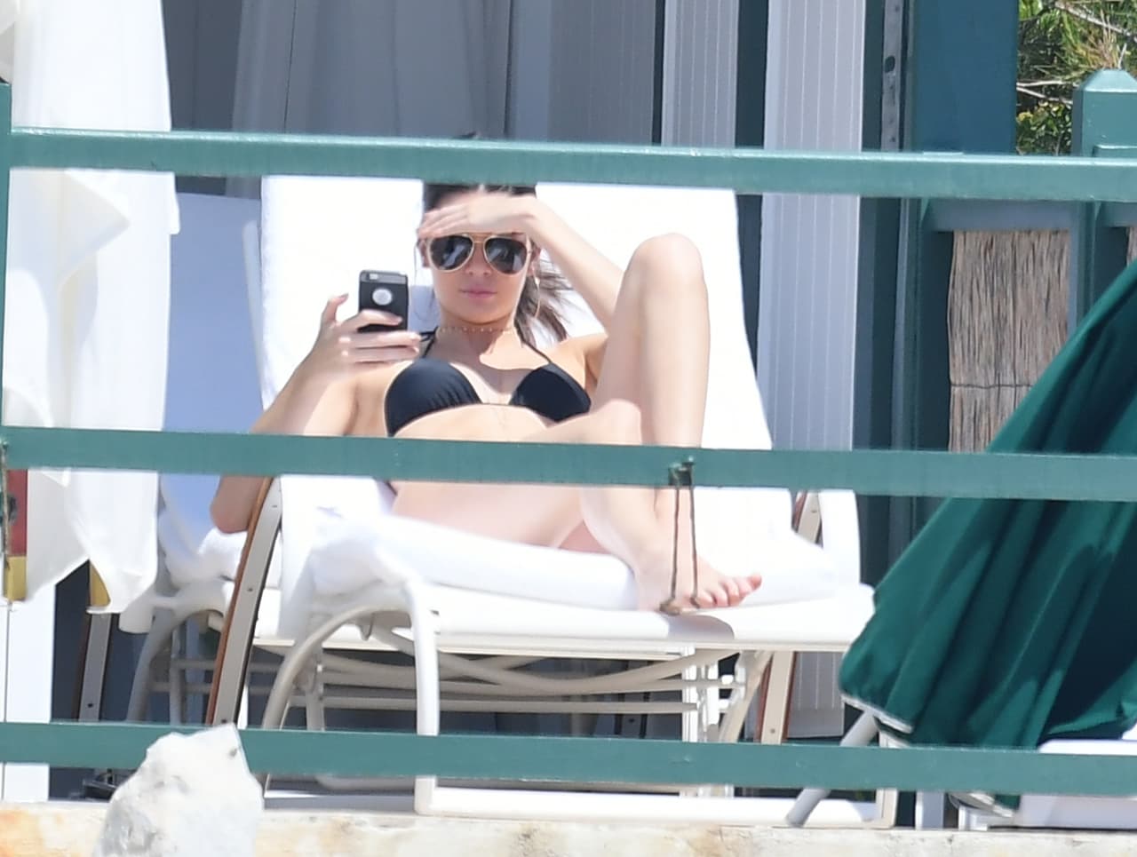 A diferencia de su mami, a Kendall no le gustó ver a los fotógrafos.