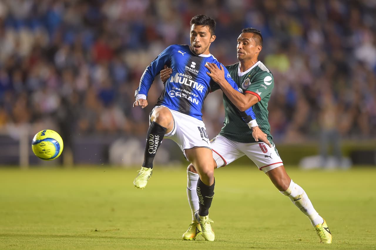 Quien sí aprovechó la primera que tuvo fue el delantero chileno Edson Puch. Pase de Yerson Candelo, el sudamericano se enredó con el portero pero pudo rehacer su carrera y definir a placer.