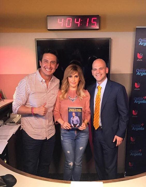 El 
<a href="http://www.univision.com/noticias/salud/doctor-juan-rivera">Dr. Juan Rivera</a> de visita en el show que trabaja con Ysaac Alvarez,