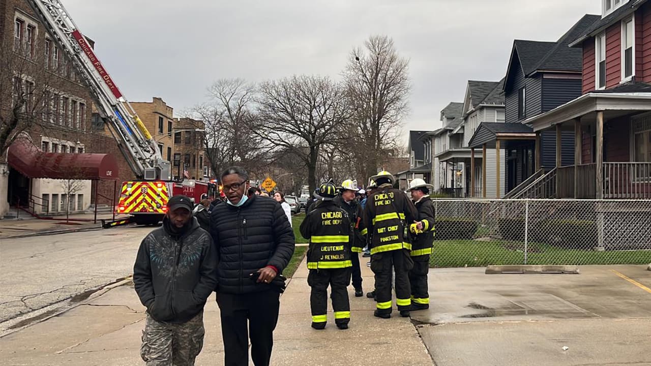 Este sábado por la mañana 
<b>se reportó el reinicio del fuego</b>. Las autoridades no determinaron las causas, aunque señalaron que es común que el fuego se reavive tras hechos de gran magnitud como el registrado el viernes. El fuego del sábado no era de gran magnitud.
