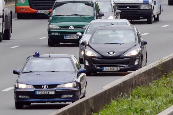 Seis semanas después del escape en 2013, Faid fue recapturado y regresado en esta caravana a la cárcel.