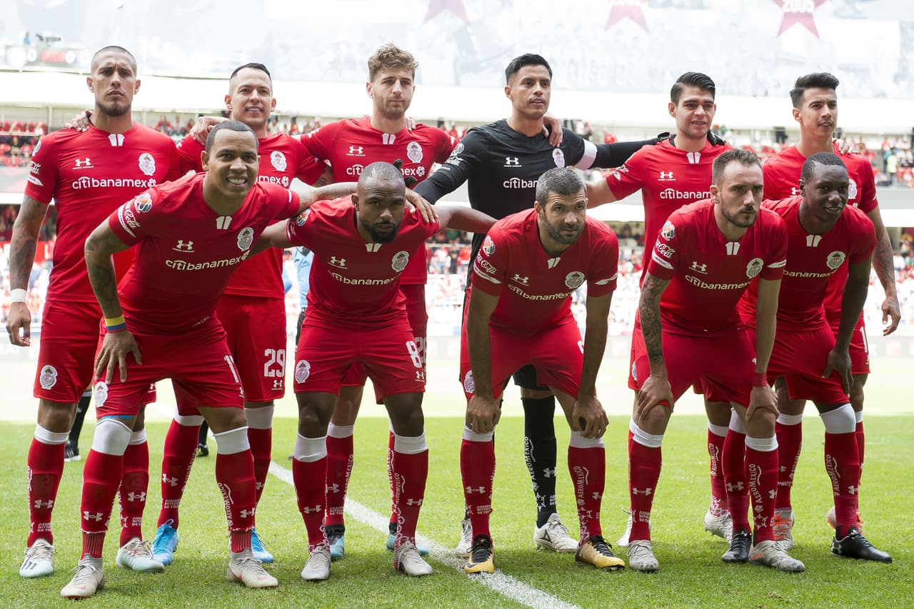 Chivas vence a Toluca con tres goles a uno; Guadalajara se aferra a la Liguilla. Alan Pulido es el máximo anotador mexicano de la Liga MX.