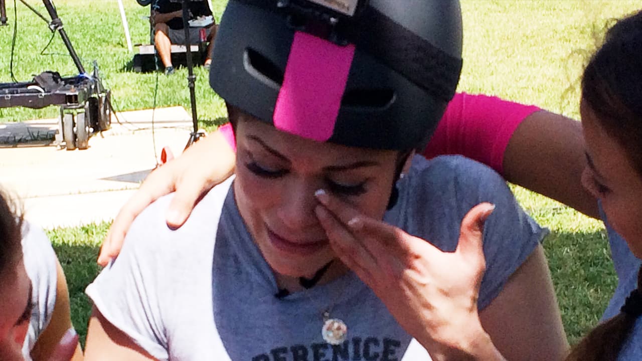 Ella dice que no quiere robar cámara con su historia, pero en el reto tuvo un momento de pánico por su miedo a las alturas y... lloró.