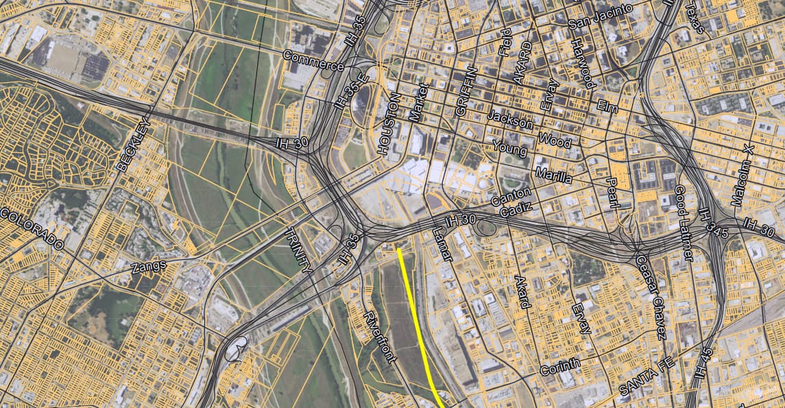 En Dallas, la estación estaría ubicada a un lado del Río Trinity, cerca del cruce de la Interestatal 30 y el 35.