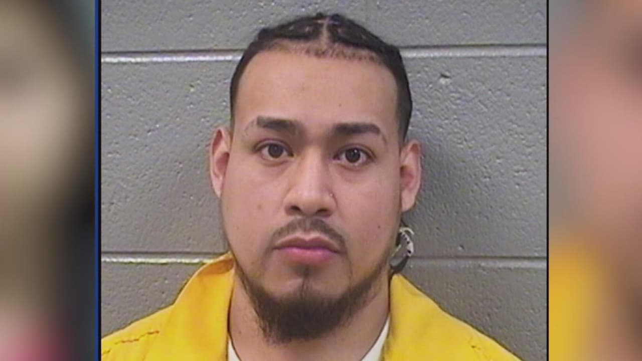 Masacre en Gage Park: Armando Cruz, padre de menores asesinados, llora tras asistir al cuarto día de juicio contra Diego Uribe