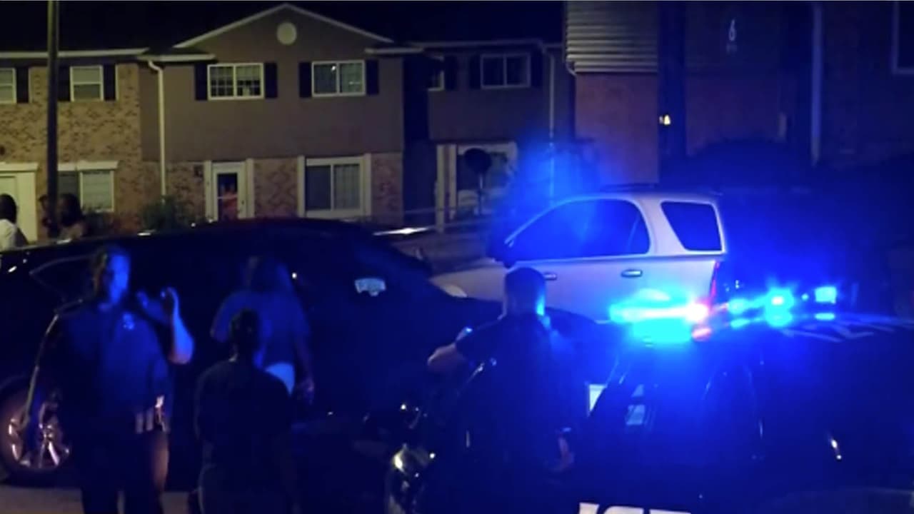 Bala perdida impacta a niña de cuatro años tras tiroteo en apartamentos de Dekalb