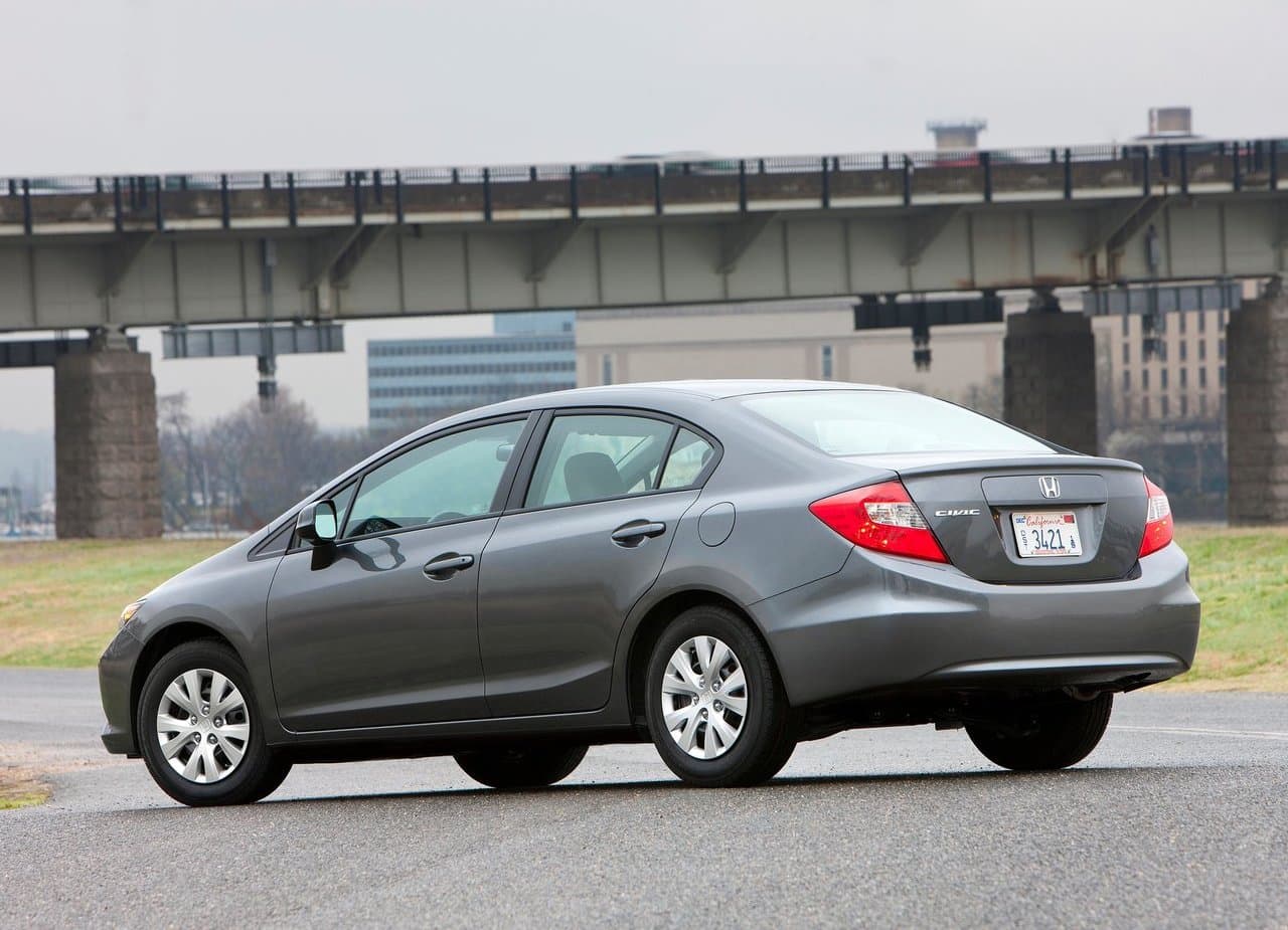 En la cima de esta lista de los autos más robados en Estados Unidos se encuentra el Honda Civic. En total, 38,426 unidades fueron robadas, de las cuales 5,290 corresponden a su edición 2000. Un vehículo muy codiciado, sin importar que tan nuevo o viejo sea.