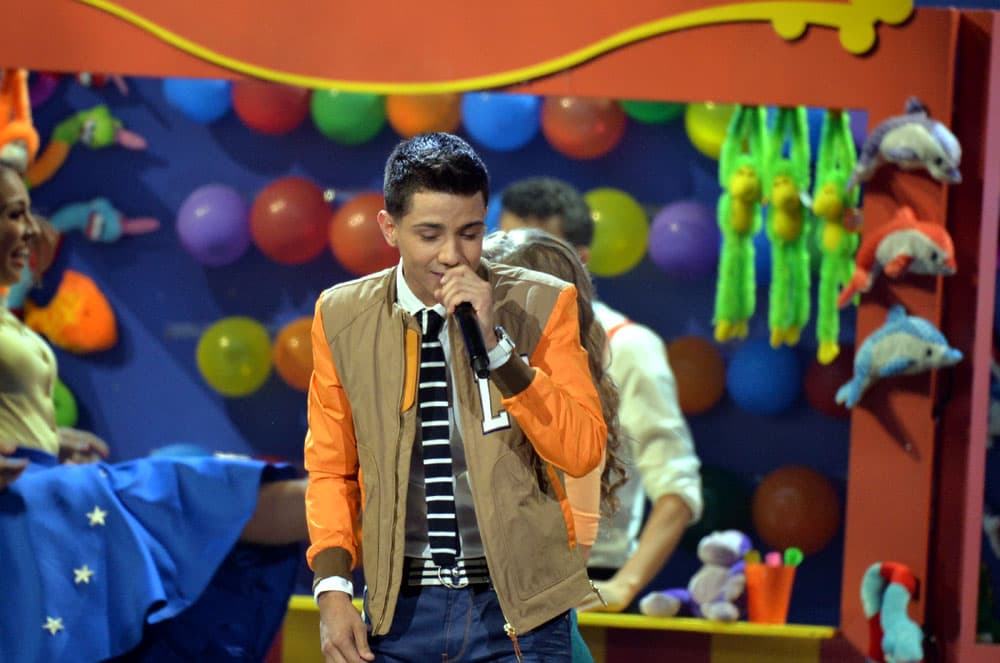 Pero si nos remontamos a 2014 recordaremos que este muchacho debutó en nuestro escenario con el tema 'Tenerte'.