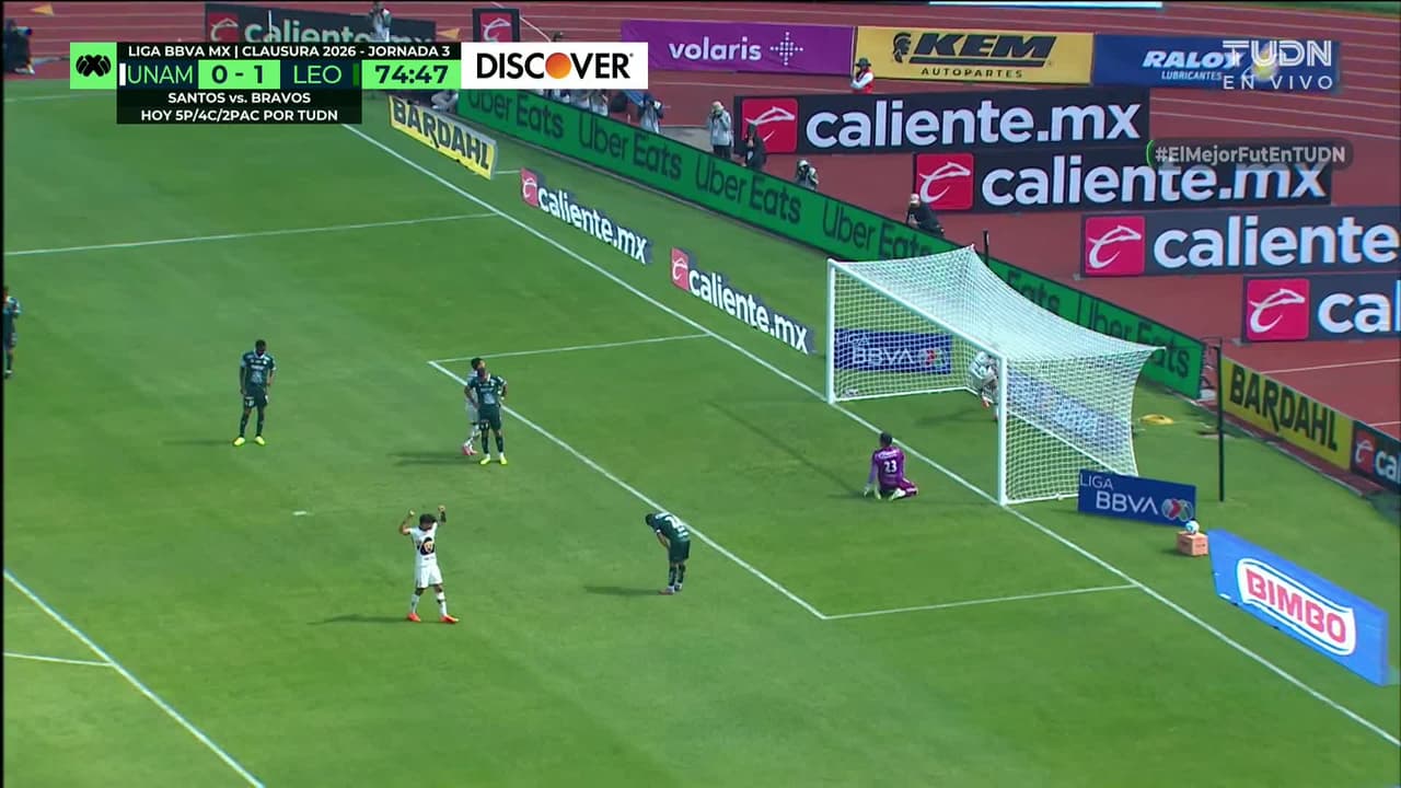¡GOL!  anota para Pumas UNAM. Juninho