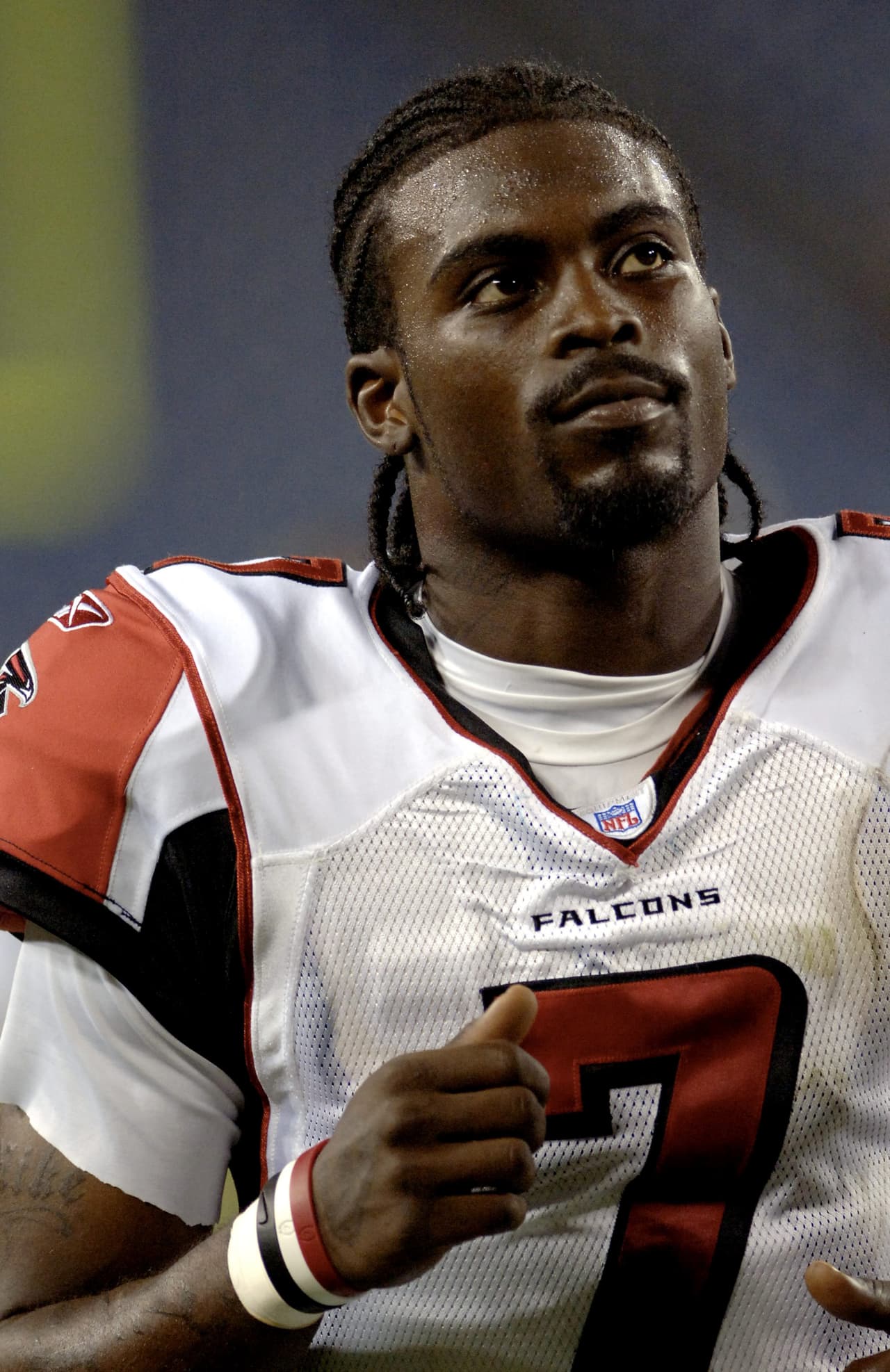 Michael Vick, Philadelphia Eagles. Estuvo involucrado en problemas legales, consumo de drogas y organización de peleas de perros.