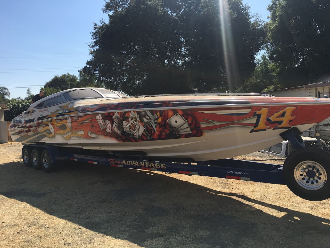 Golpe del FBI a la pandilla 'Norteño': 24 arrestos y el decomiso de una lancha rápida y 18 armas de fuego