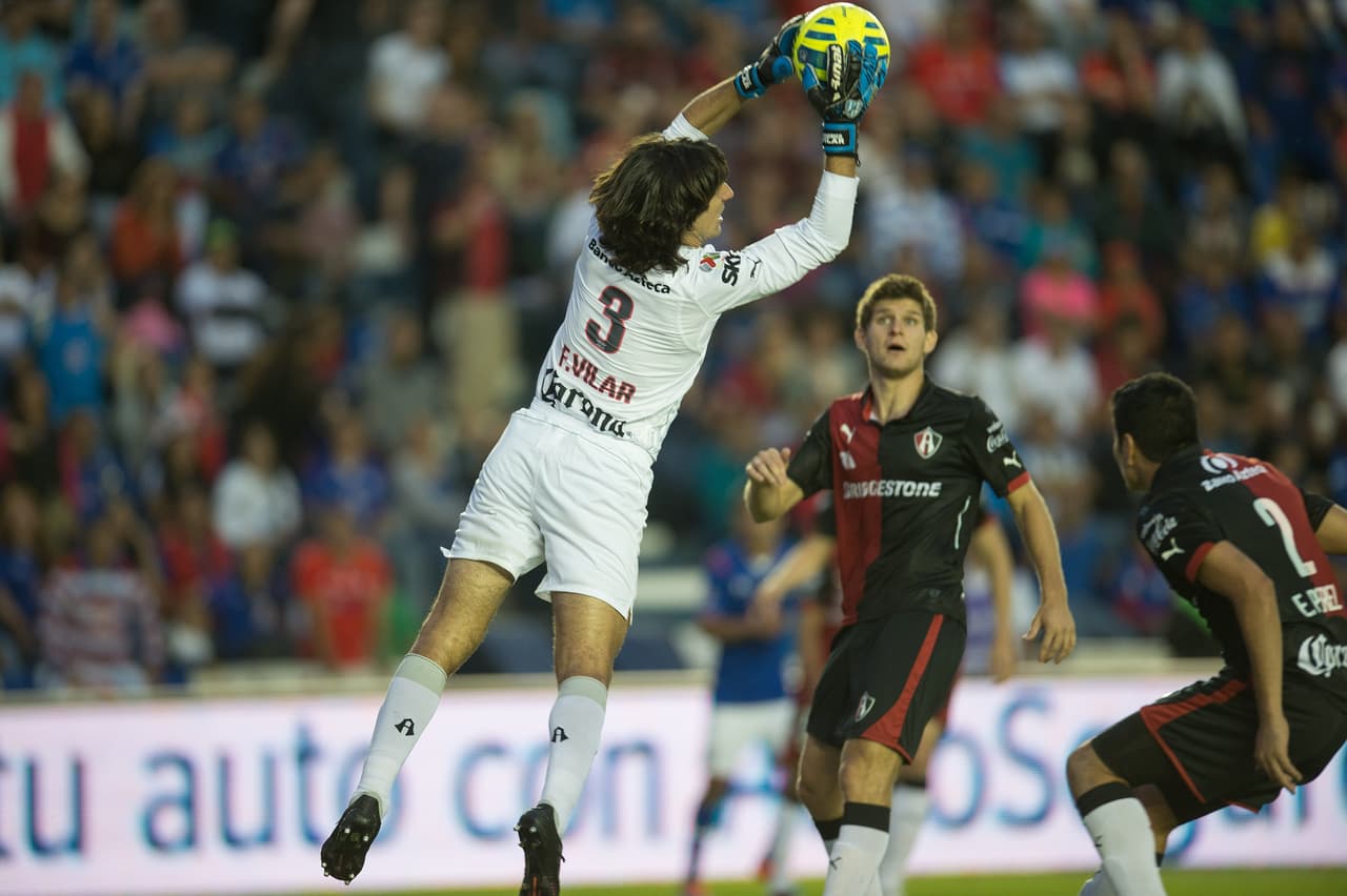 Fernando Vilar llevó el 3 como arquero del Atlas, ante la sorpresa de propios y extraños.
