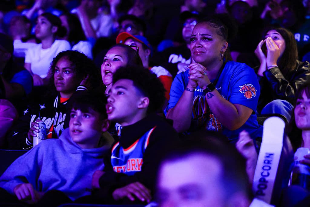 Los Indiana Pacers solo necesitaban ganar el partido de este sábado, pues en la serie aventajaban a los Knicks, 3-2. La fanaticada del equipo neoyorquino tenía la esperanza de llegar a la final, lo que no ha ocurrido desde el 1999.