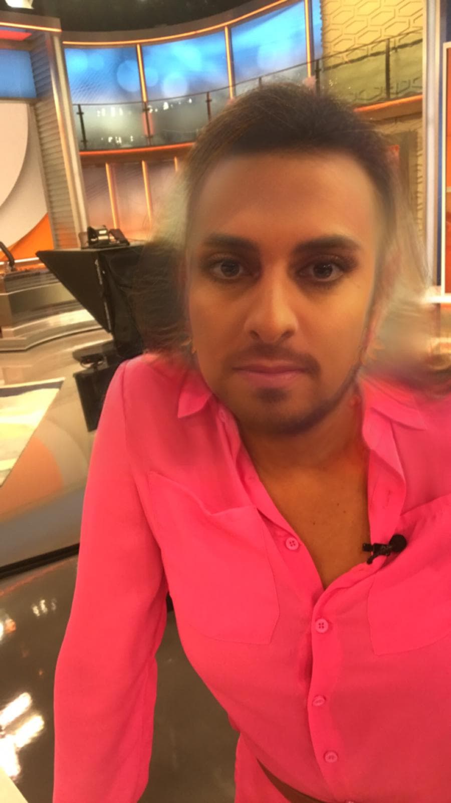 Aunque su otro yo vestía de rosa, la barba le quedó muy bien.