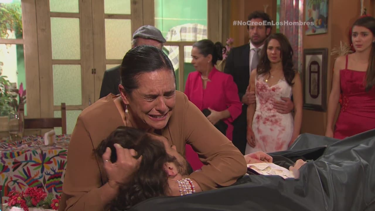 Se aferraba a él con gran dolor.