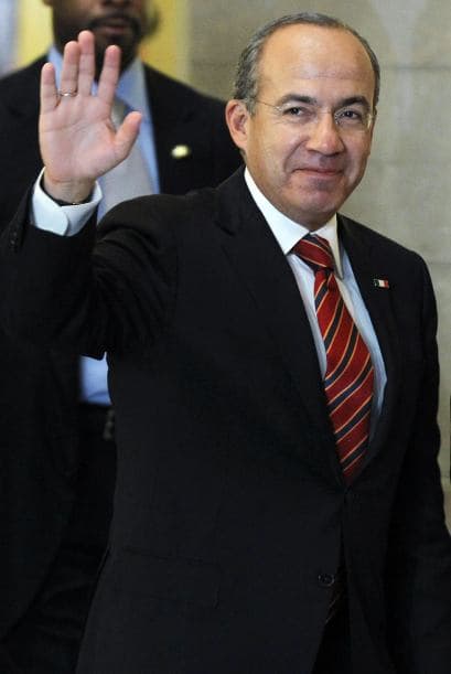 Estando allá, el presidente Felipe Calderón dijo, en declaraciones reproducidas este viernes por el Washington Post, que las filtraciones de cables diplomáticos estadounidenses por parte de Wikileaks causaron "serio daño" a la relación entre Estados Unidos y México,