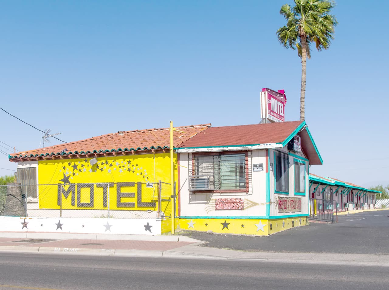 <b>Puesto 4. Tucson del Sur, Arizona. Tasa de pobreza: 46.2% (estado: 17.0%). </b>Ingreso medio por hogar: 21,160 dólares (estado: 53,510). Valor medio de la vivienda: 77,700 dólares (estado: 193,200). Población: 5,624. Casi el 15% de los hogares de South Tucson ganan menos de 10,000 dólares al año, más del triple que el resto de Arizona (4.6% en total).