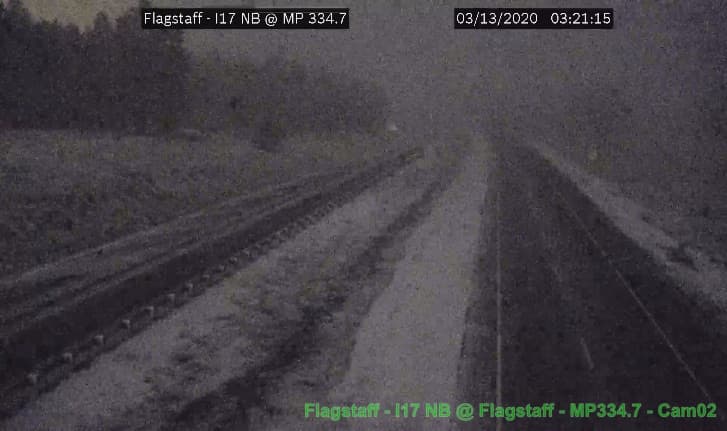 Y si tiene que viajar, conduzca con precaución sobre todo en el norte del estado, donde puede haber mucha nieve. Al momento de estar en la carretera, ADOT le pide ceder el paso a los camiones removedores y bajar la velocidad.
<br>