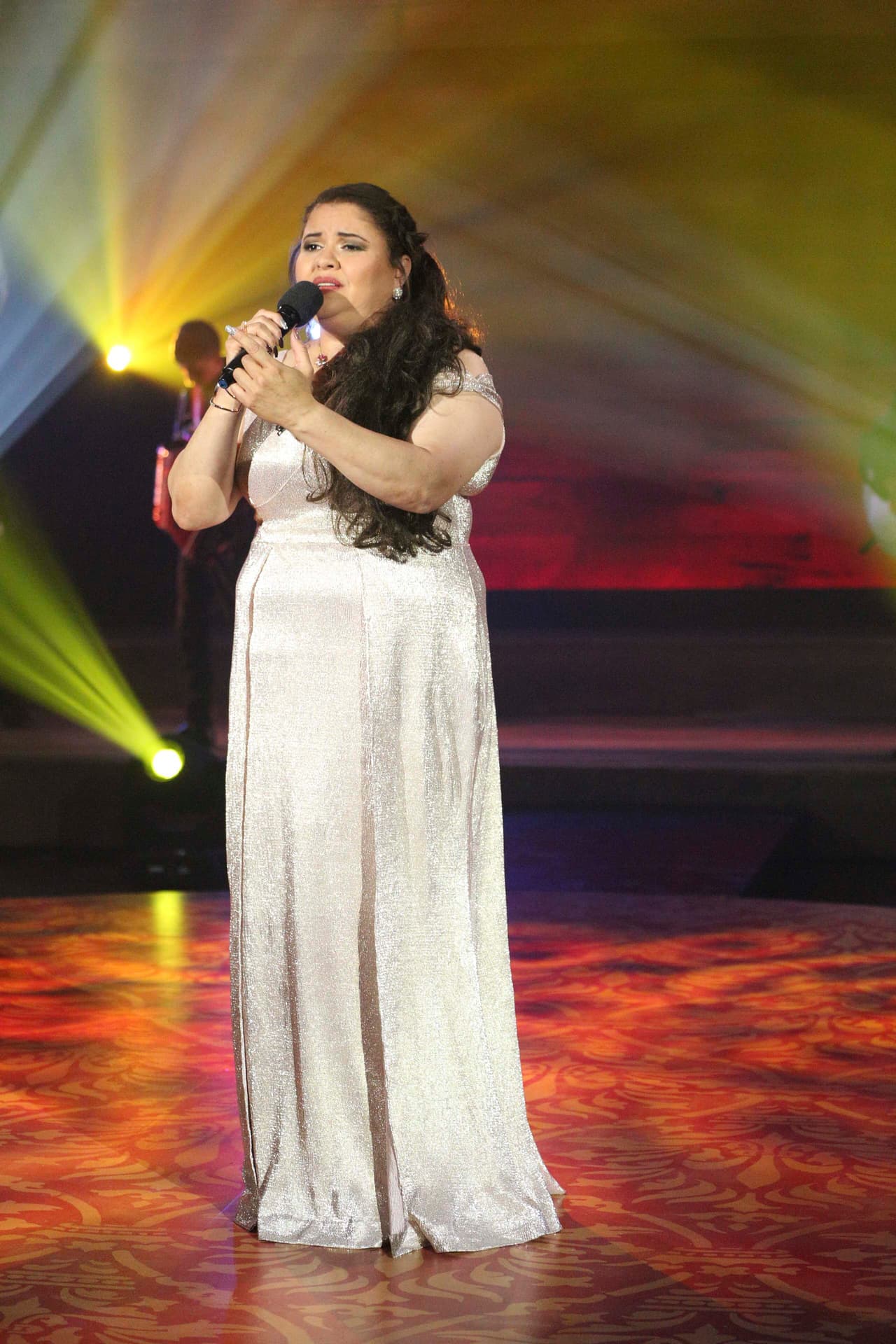 <a href="http://www.univision.com/shows/la-reina-de-la-cancion/olivia-canto-por-primera-vez-norteno-banda-video">Olivia cantó por primera vez norteño banda</a> y fue una actuación espectacular.