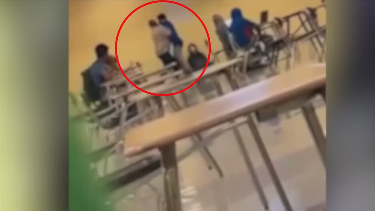 "No tenía derecho a pegarle": madre denuncia que su hijo fue golpeado por maestro del HISD