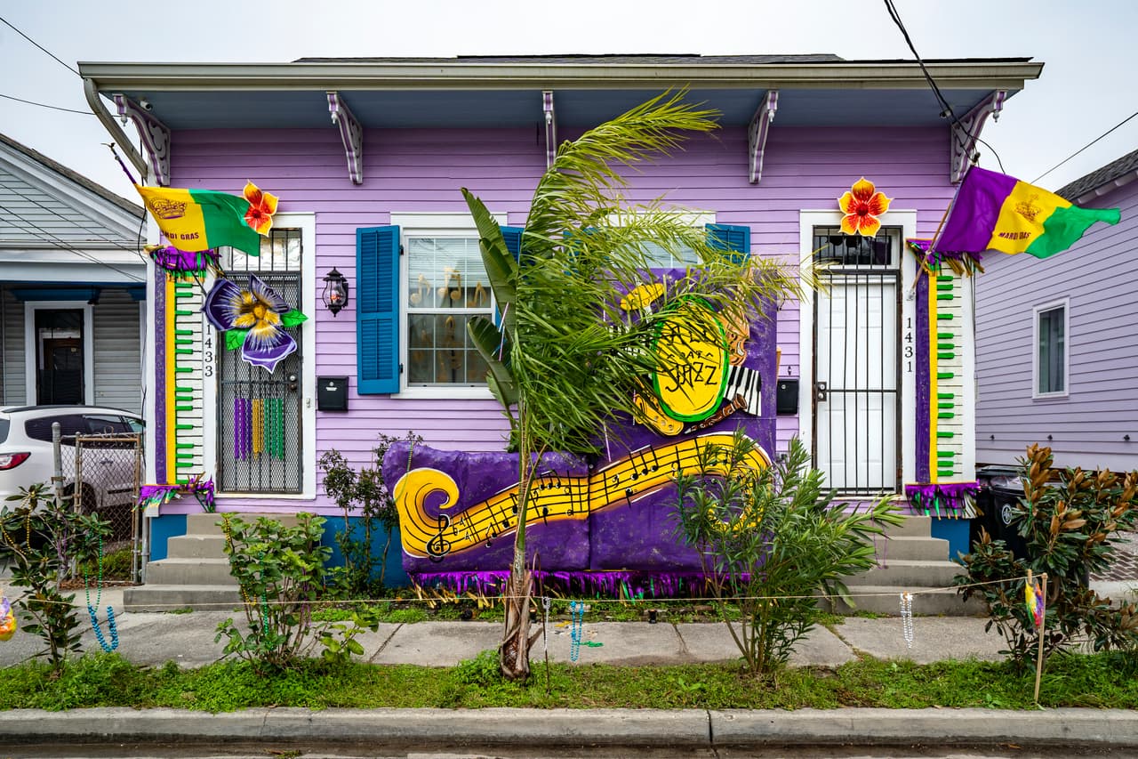 Las discusiones en los grupos de Facebook incluyen guías prácticas, recomendaciones de utilería y decorados, y las temáticas de cada barrio. Algunos artistas dieron clases al aire libre en vivo vía streaming.
<br>