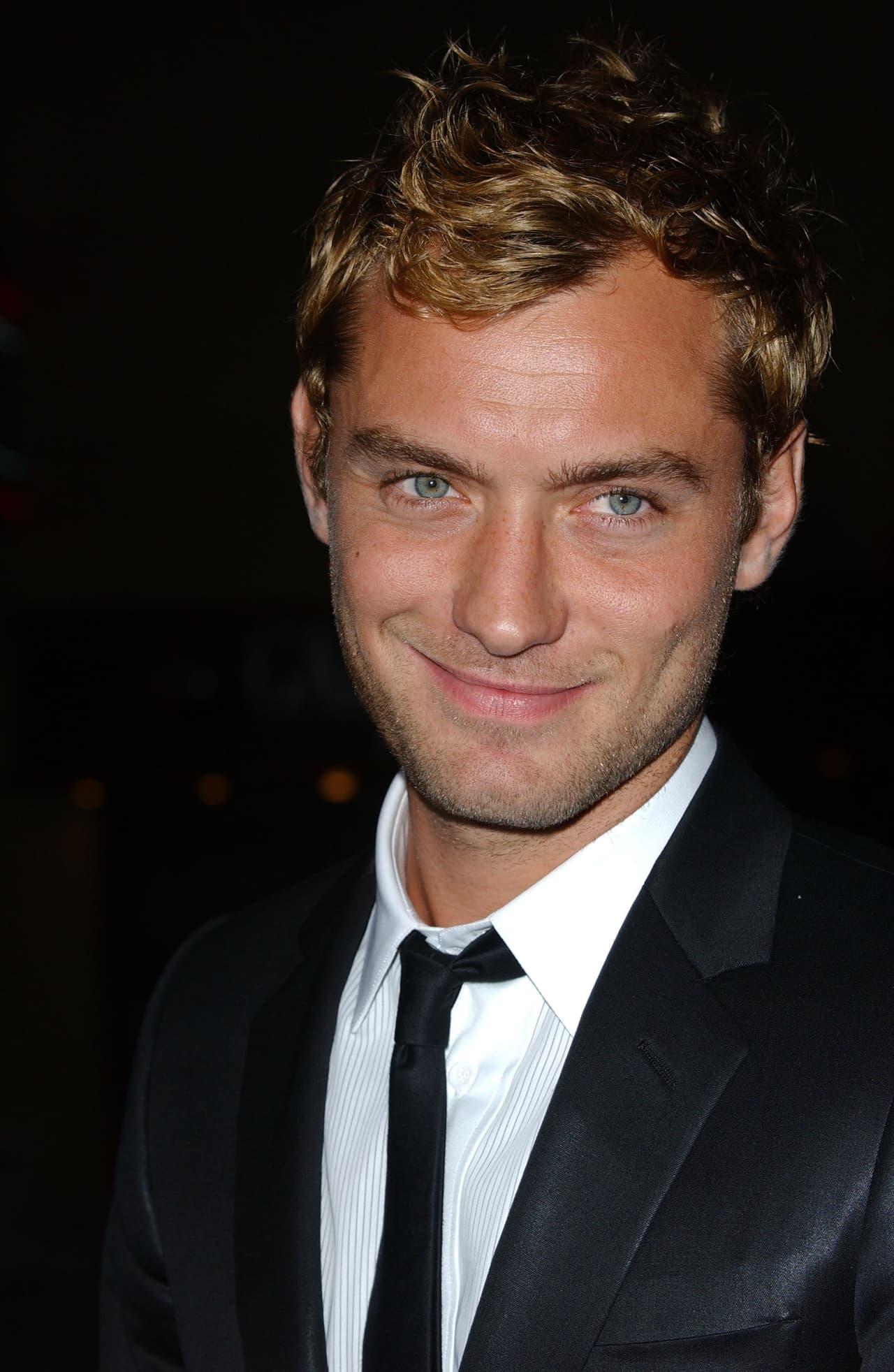 Ahora, su cabellera luce como cuando comenzó a despuntar.