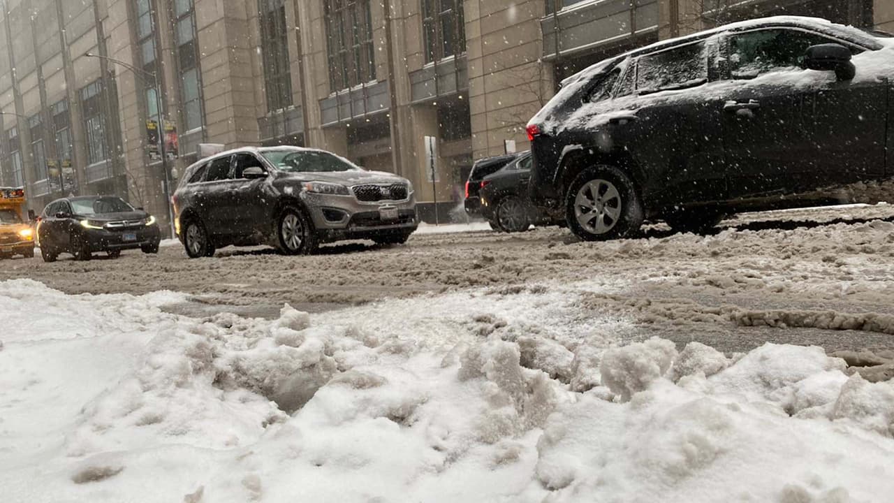 El pico de la nevada se esperaba para las 10 a.m. Cerca de las 8 a.m. ya se reportaban 8 pulgadas de nieve acumulada en Chicago.